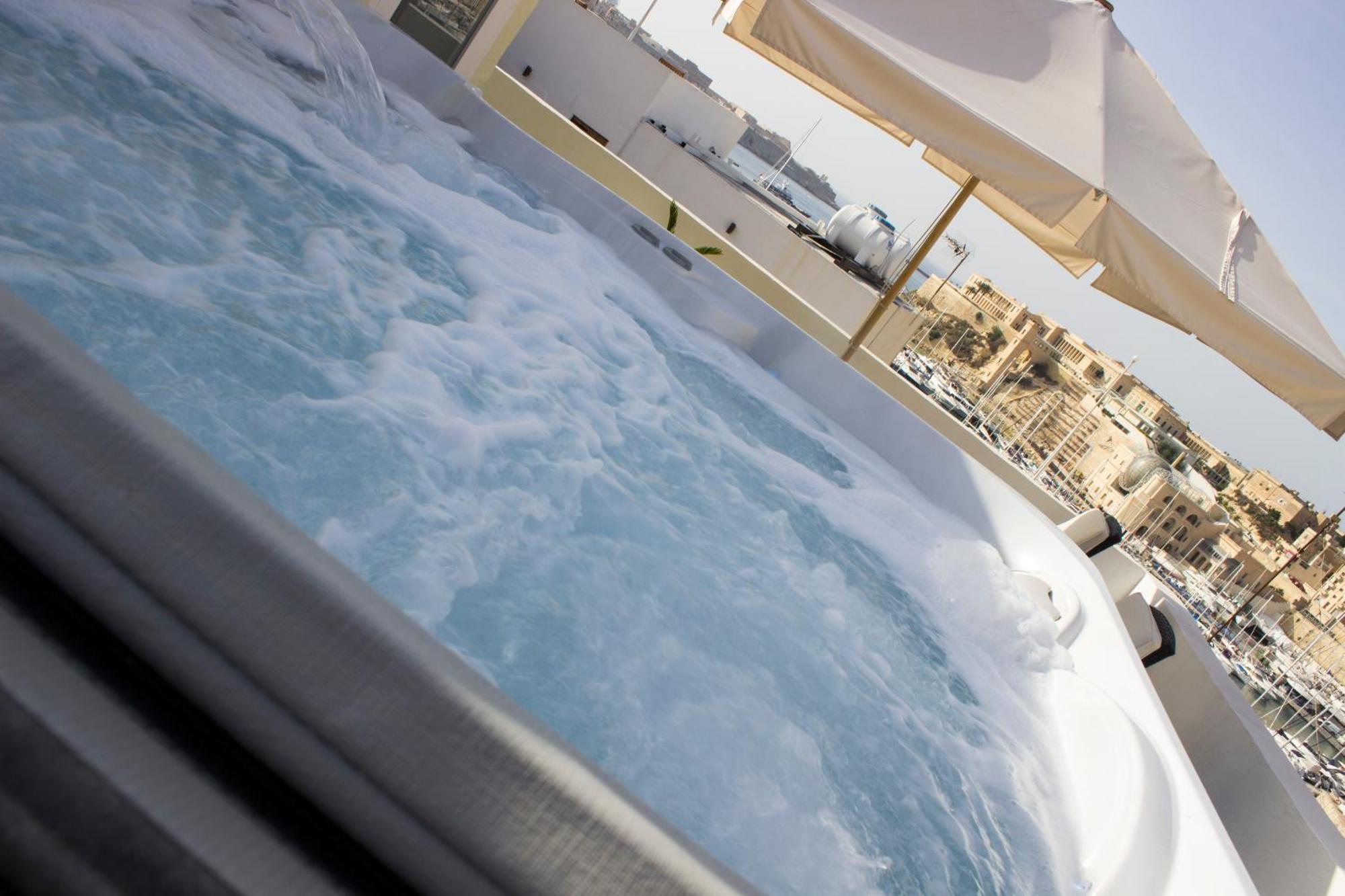 Bebirgu Palazzino Luxury 2 Jacuzzi To Share Apartment Exterior foto